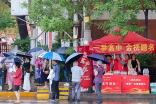 徐静雨：在哈登的传球带领下 快船全队的战斗潜力完全被激活了